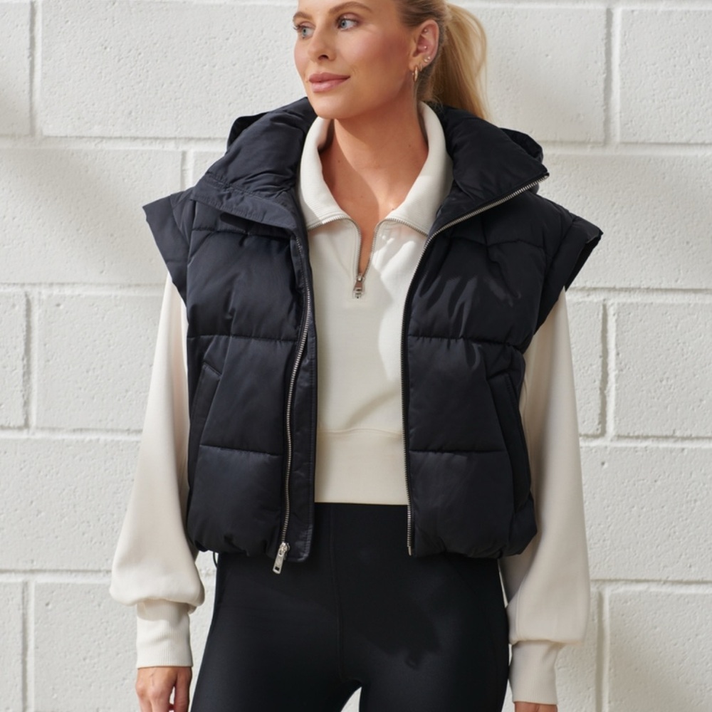 YPB Women's Black Quilted Vest